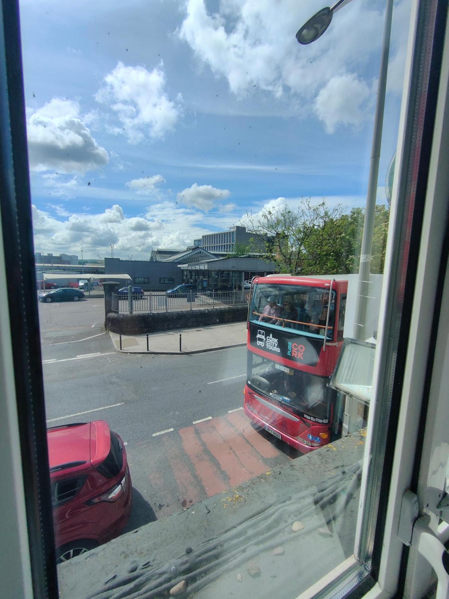 Station View Tavern Cork Exterior foto